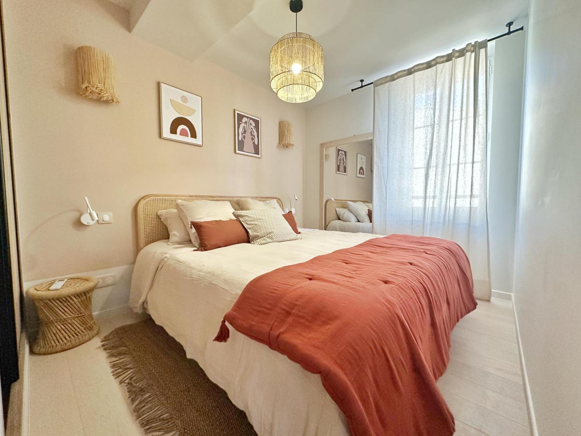 Apartment La Maison Cavet 5 De Standing Au Coeur Du Village Sanary-sur-Mer